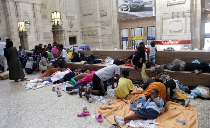 CroppedImage720439-Emergenza-immigrati-a-Milano-stazione-allestita-a-centro-di-accoglienza-sospetto-caso-di-malaria2 CroppedImage720439-Emergenza-immigrati-a-Milano-stazione-allestita-a-centro-di-accoglienza-sospetto-caso-di-malaria2